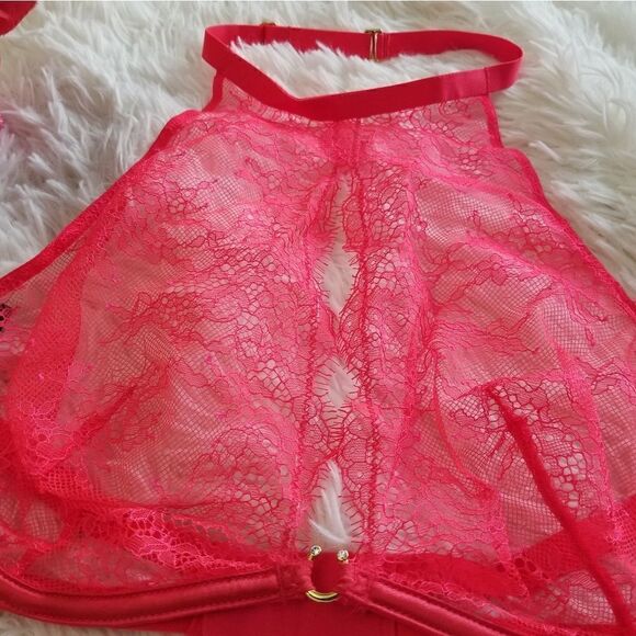 32D {Victoria's Secret } Red Lace Unlined Bra - Picture 9 of 12